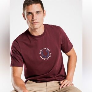 Fred Perry Embroidered Global‎ Branded T-Shirt in Mahogany Size XL